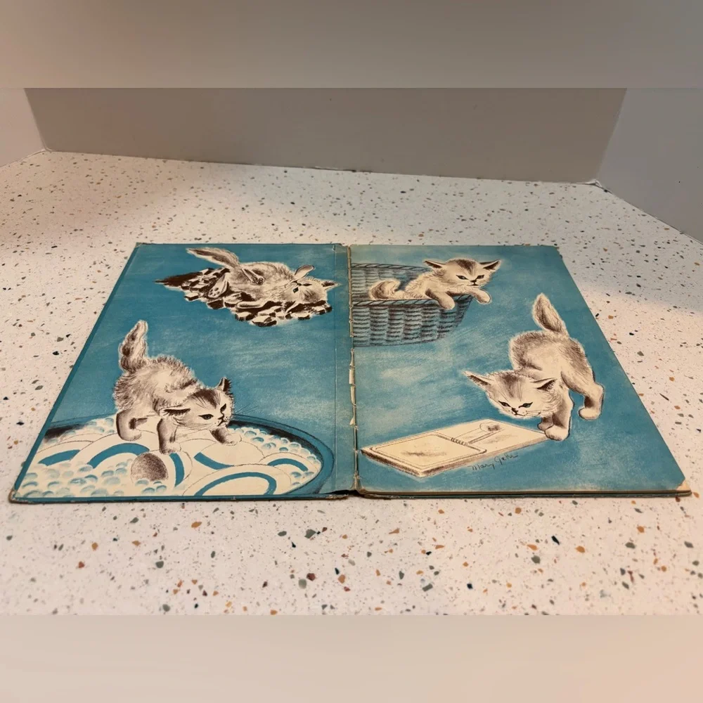 Vintage 1950s Snoopy Gets a Name‎ by Marion M. Dryer – Illustrated by Mary Gehr